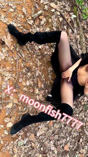 Watch 极品美腿 腿 丝袜 野外 Porn SpankBang