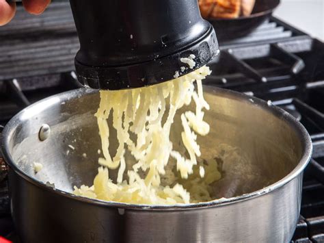 Ultra-Fluffy Mashed Potatoes Recipe
