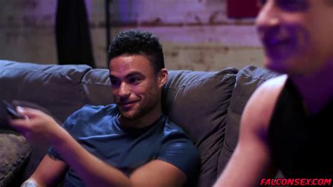 LOL See What Happens When 2 Straight Guys Watch Porn