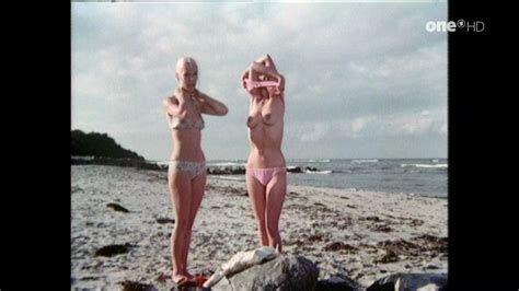 Salto mortale nude pics página 1