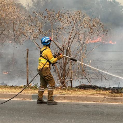 Incendios En Córdoba Logran Contener El Fuego En La Calera Pero La