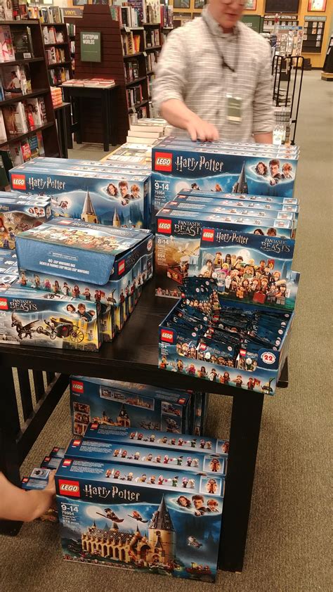 Harry Potter mini figs at B&N out today : r/lego