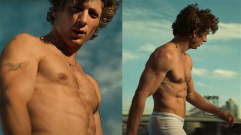 Video Jeremy Allen White luce su esculpido torso para nueva campaña