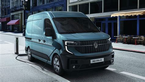 Renaults Master E Tech Electric Lcv Sets A New Standard For Range And