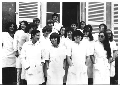 Photo de classe école d infirmières 1ère année de 1982 Institut De