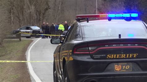 A stuntwoman threatened her ex-husband and his wife in their driveway ...