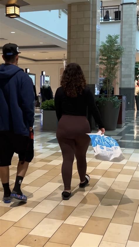 Big Booty Curly Haired Latina In Brown Leggings Spandex Leggings Yoga Pants Forum