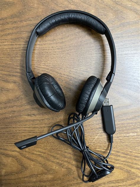 Creative ChatMax HS-720, Audio, Headphones & Headsets on Carousell