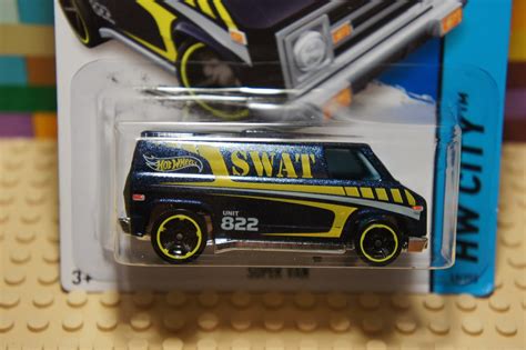 Hot Wheels Swat Super Van Police Hw City Rescue Emergency Diecast