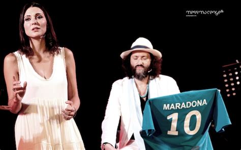 El Pelusa Y La Negra Al Teatro Forma La Storia Cantata Di Maradona E