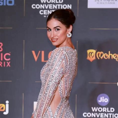 Lauren Gottlieb Hot And Sexy Bikini Pictures Inbloon