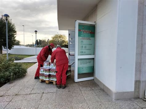 I DIPENDENTI DELLA BARI MULTISERVIZI AL FIANCO DELLA CASA DELLE BAMBINE