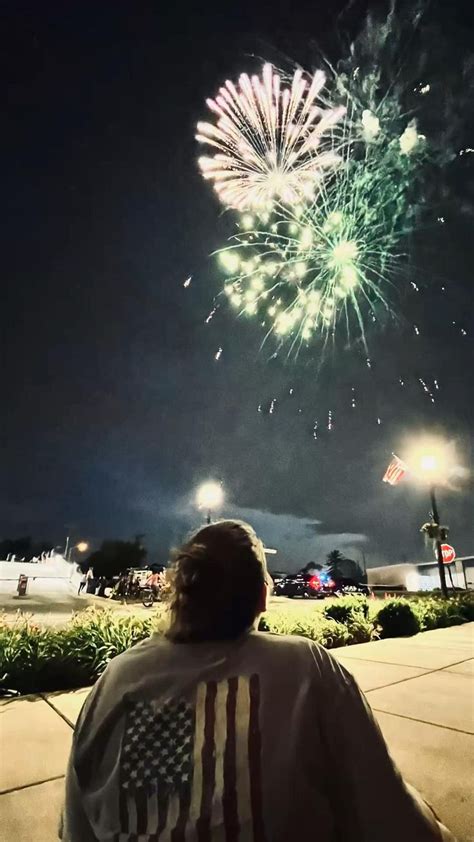 Fourth Of July Fireworks 🎆🇺🇸 The 4th Of July Is My Favorite Holiday ️🤍