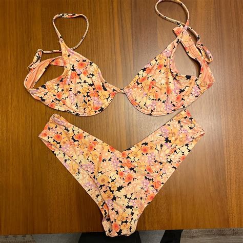 Billabong Floral Bikini Worn Once Top Has Depop