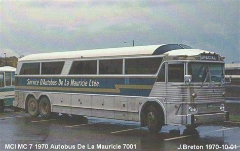 Mci Mc 7 1970 Autobus Mauricie Retro Bus Bus Old School Bus