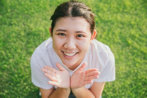 Un Blonde Joven Inocente En Blanco Y Negro Foto De Archivo Imagen De