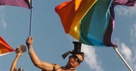 El Lobby Gay Pide Censurar Un Anuncio Que Cita Lev Tico Porque Desprecia Nuestras Pr Cticas