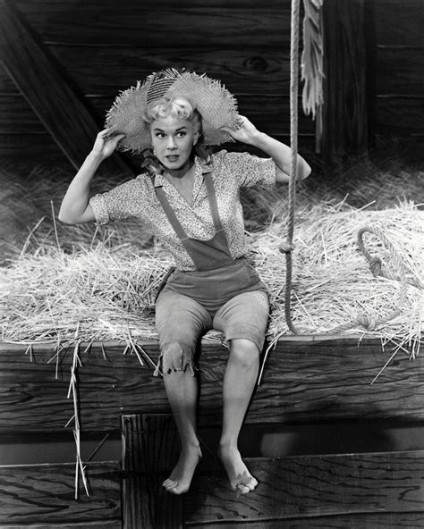 Doris Day Barefoot In Hay Loft Photo Or Poster Old Movie Stars Dory