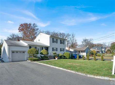 Colonia Nj Real Estate Colonia Nj Homes For Sale Zillow