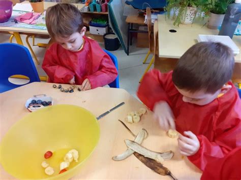 Salade De Fruits En Gs Ecole Saint Jacques Amiens