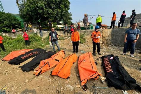 Jasad Remaja Pria Ditemukan Di Kali Bekasi Begini Kronologi