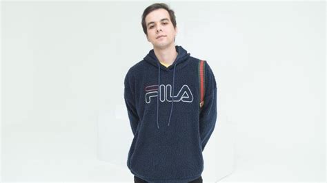 Homem gay tem sangue recusado em pesquisa sobre novo tratamento do coronavírus Revista Fórum