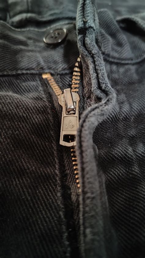 Does anybody know what kind of levi's these are and what year they are