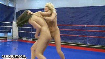 Nude Fight Club Presenta Larah Vs Diana Stewart XVIDEOS