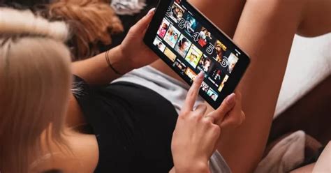 Inganno La Serie Hot Di Netflix Di Cui Tutti Parlano