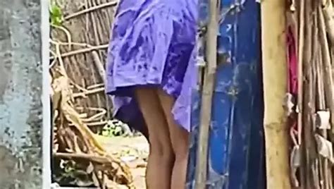 Desi Sexy Bhabhi Bathing Nude And Enjoy Summer Season Big Clit Big