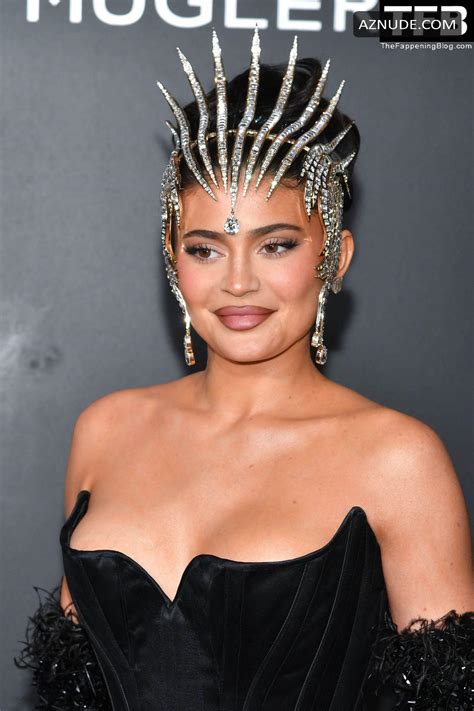 Kylie Jenner Sexy Seen Showcasing Her Hot Cleavage At The Mugler Couturissime Exhibition Opening