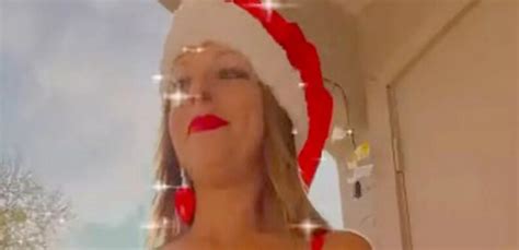 Proud Cougar Dons Mrs Claus Outfit As She Flashes Lingerie On Balcony I Know All News