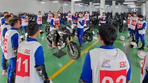 Komunitas HPCI Dibekali Pelatihan Safety Riding Di AHM SRC Park