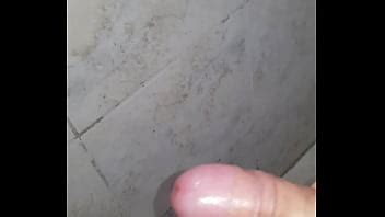 Semen en el baño XVIDEOS