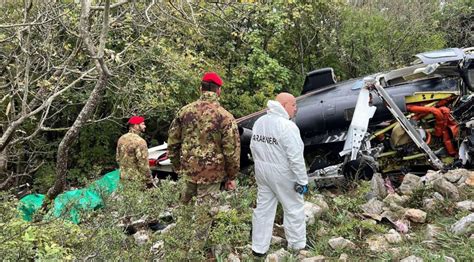 Elicottero Precipitato Autopsie Per I Piloti E Lutto Cittadino Per I