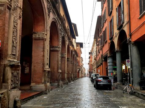Best Places for Sightseeing in Bologna Italy - Roaming Required