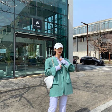 Học lỏm 8 chiêu ăn mặc từ hot girl Bạch Tuyết cao 1m70 xứ Hàn bạn nhất định lên level mặc