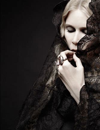 If It S Hip It S Here Archives Claudia Schiffer Bares Baby Bump Nude Clothed For Karl