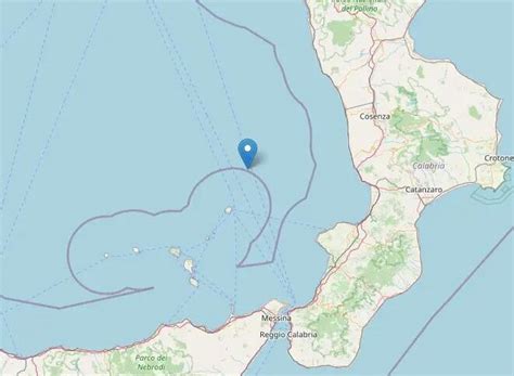 Stromboli Forte Scossa Di Terremoto Al Largo Della Vulcanica Isola