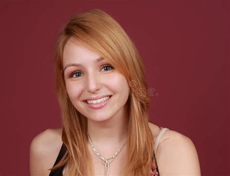 Fille Blonde Mignonne Image Stock Image Du Beau Simple