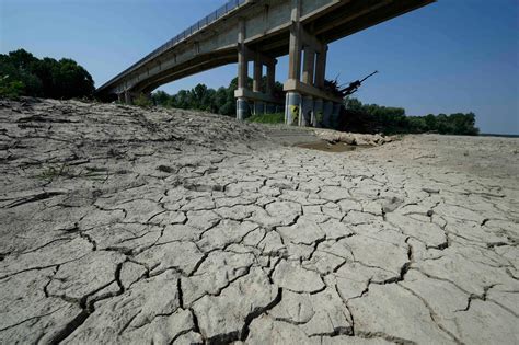 Italiaanse Regering Roept Noodtoestand Uit Ook Rest Zuidoost Europa Kreunt Onder Droogte De