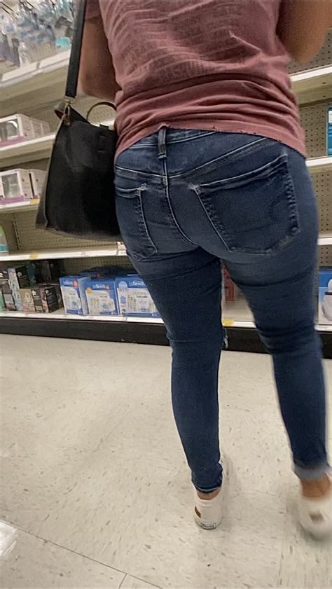 Petite Milf Brunette Filling Out Her Jeans Nicely Tight Jeans Forum