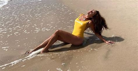 Brooke Shields Sexy In Yellow Swimsuit Nude OnlyFans Leaked Photo XPicsly