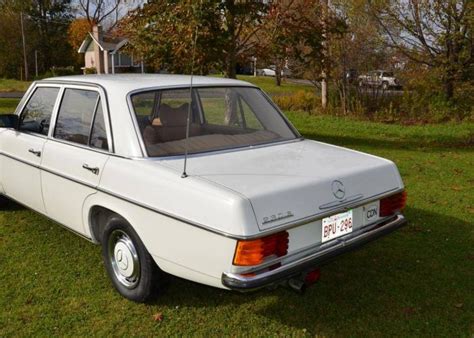 Mercedes-Benz W115 :: OUTSTANDING CARS