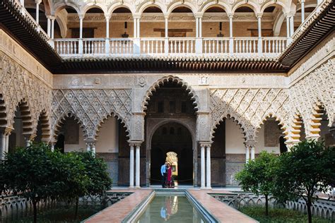 Top 10 Places to Take Photos in Seville | Flytographer