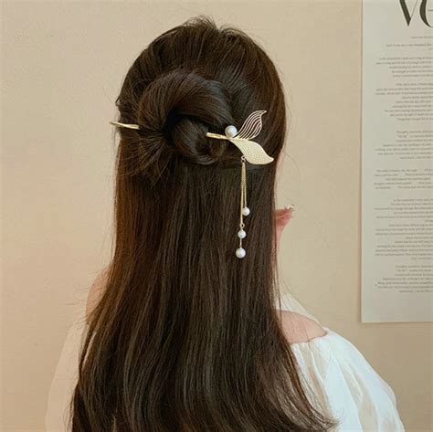 how to put up your hair with chopsticks