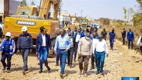 Lubumbashi Jacques Kyabula Katwe Inspecte Quelques Chantiers