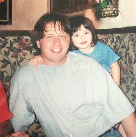 Miranda Cosgrove Age, Net Worth, Boyfriend, Family & Biography - BigNameBio