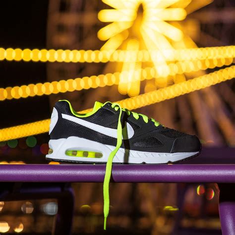 Nike Air Max Ivo Junior Boys Runners