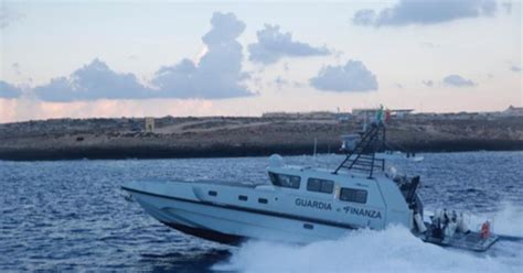 Catania Gdf Sequestra Tonnellate Di Cocaina In Mare Valgono